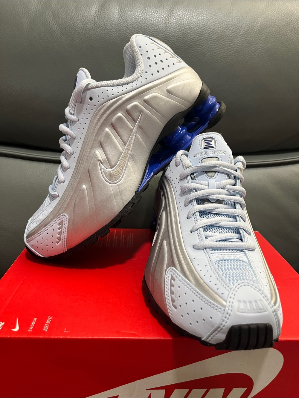 Nike Shox R4 Silver/baby blue Running Sneakers with Blue Air Shox